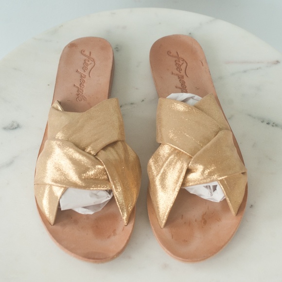 Free People Gold Sandals - Picture 5 of 13